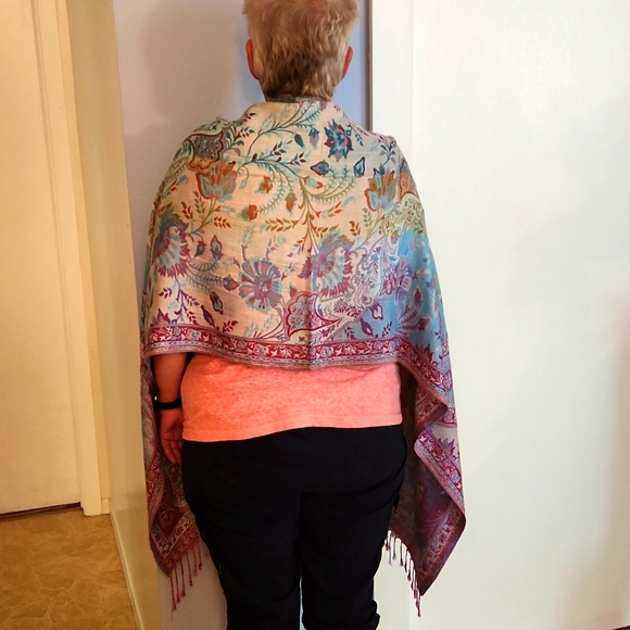 Colourful Pashmina - Picture 5 of 5